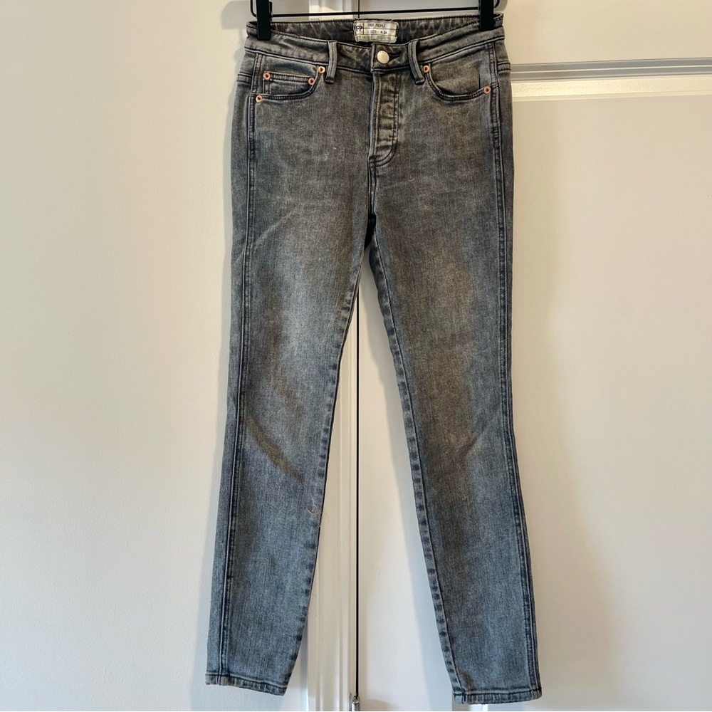 Free People Gray Skinny Jeans Zipper Fly & Pockets Women’s Size 24
